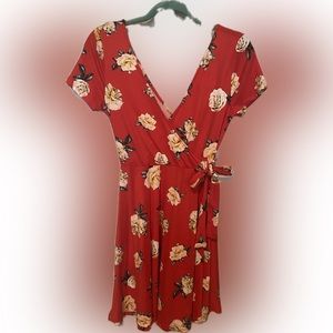 Red and cream rose floral side tie wrap knit jersey dress M NWT